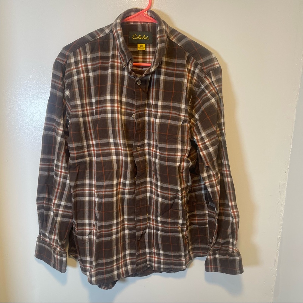 Cabela's plaid brown and white full button up flannel shirt men's size medium
